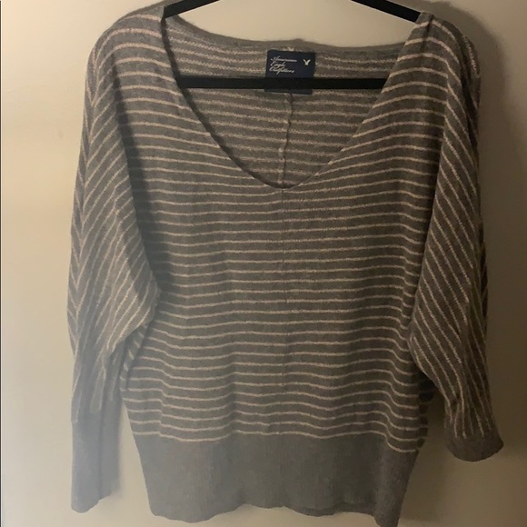 Lightweight AE sweater - Picture 1 of 3